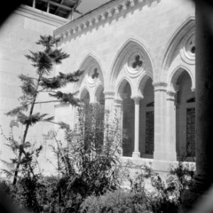 Kruisgang van de Pater Noster kerk van buiten gezien, Bestanddeelnr 255-5364