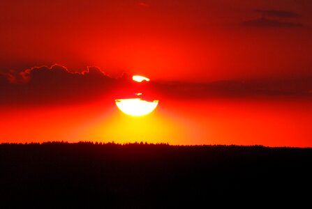 Setting sun horizon landscape photo