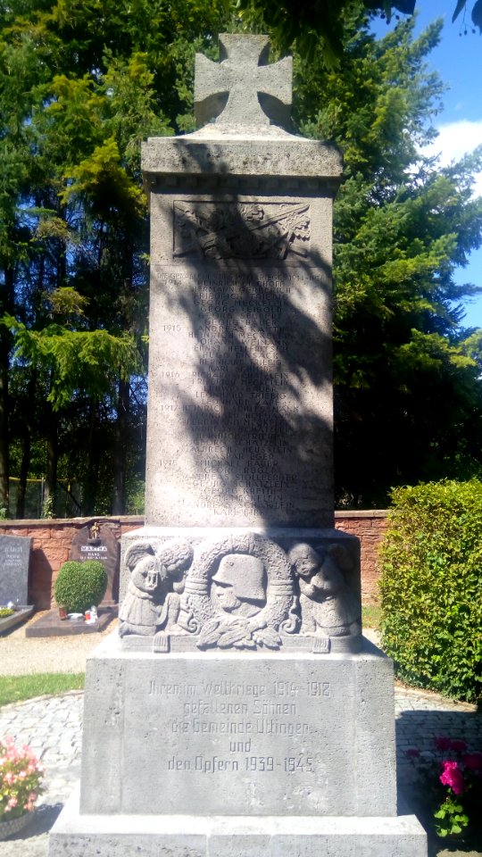 Kriegerdenkmal WW1-2