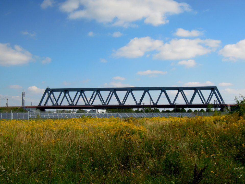 Kreuzungsbauwerk des Güterrings Leipzig über untenliegende Bahnstrecke Leipzig–Bitterfeld an der Maximilianallee (B 2) in Leipzig 2017