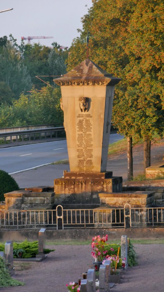 Kriegerdenkmal 1. Weltkrieg am Friedhof Konz-Karthaus 1