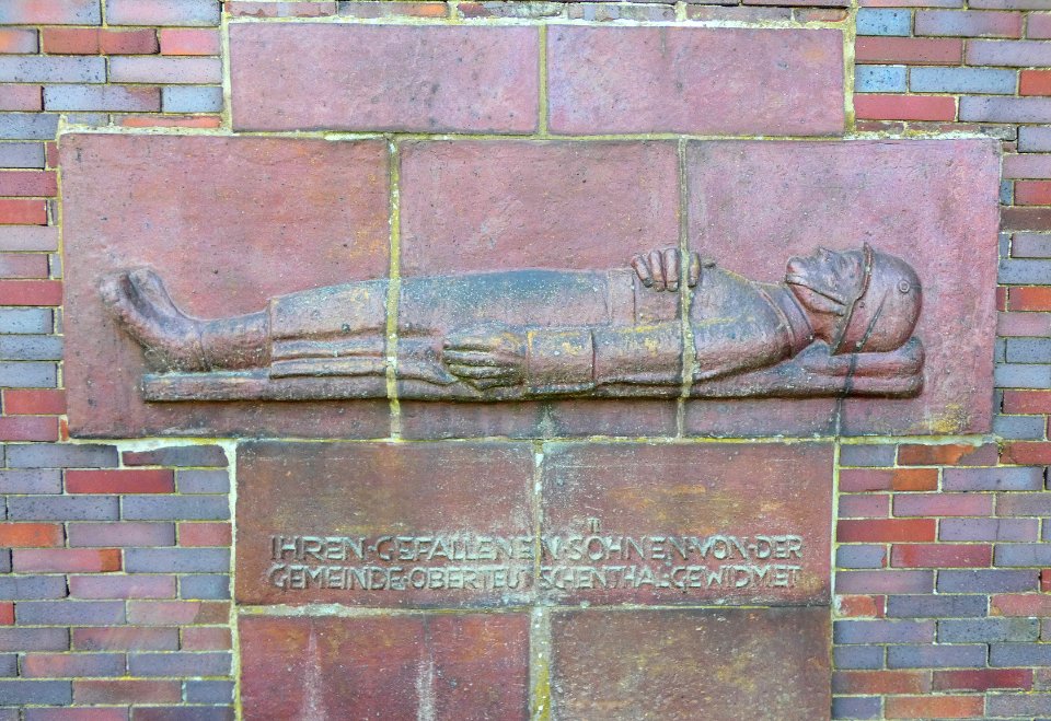 Kriegerdenkmal WK1 Teutschenthal3