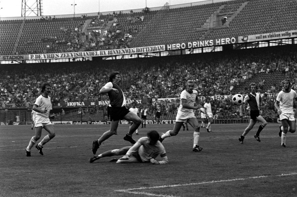 Kreuz (Feyenoord) scoort 3-0, Bestanddeelnr 928-1190
