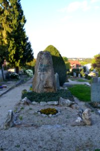 Kronberg, Friedhof, Grab Anton Burger (1)