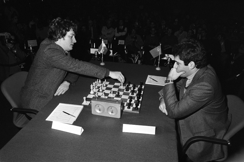 KRO schaaktweekamp Timman (l) tegen Kasparov (r), Bestanddeelnr 933-5172