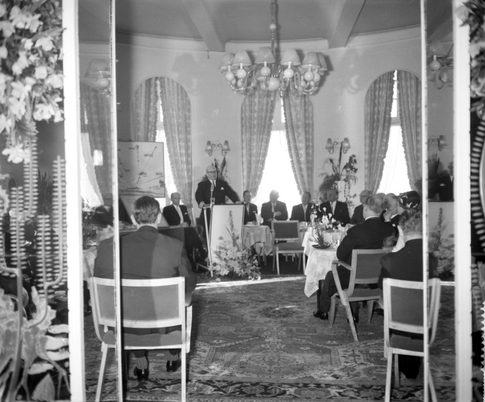 Koningin Juliana bezoekt de bloembollenstreek, Bestanddeelnr 912-0962