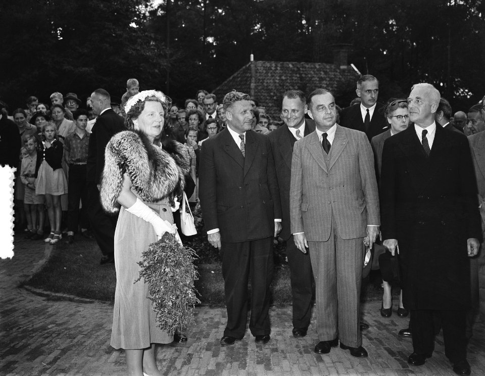 Koningin Juliana bezoekt Arnhem, Bestanddeelnr 905-9314