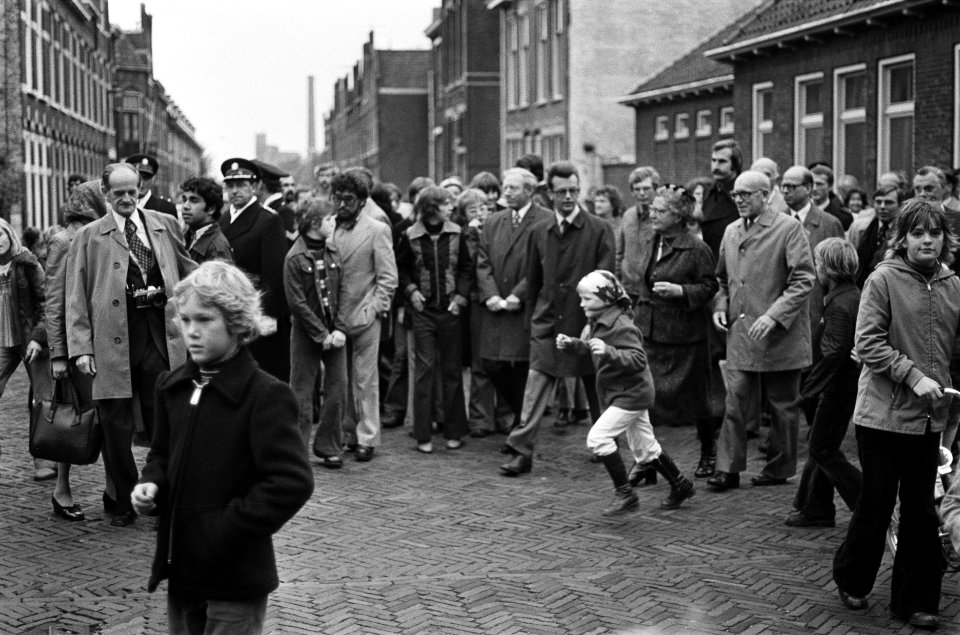 Koningin bezoekt Renovatiewinkel in Leiden, Bestanddeelnr 928-8334