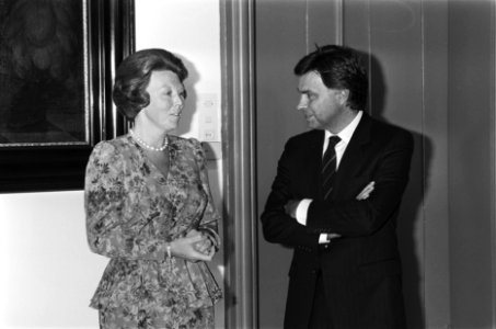 Koningin Beatrix ontvangt Spaanse premier Felipe Gonzalez, Bestanddeelnr 933-3601