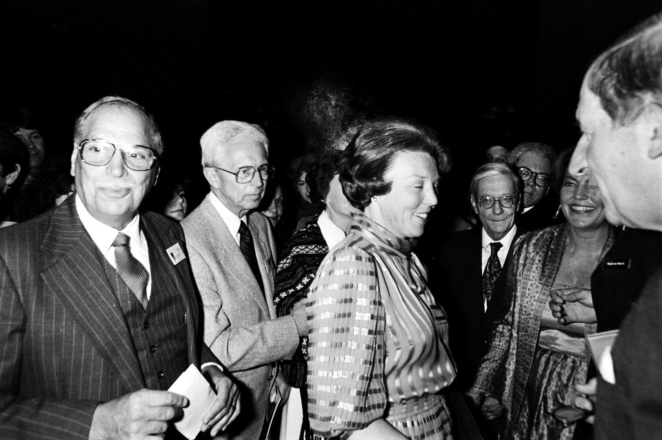 Koningin Beatrix tussen de Amerikanen, Bestanddeelnr 932-3566