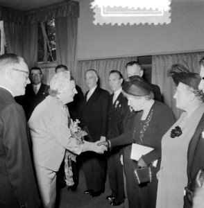 Koningin bij eeuwfeest Koninklijke Nederlandse Zangersverb. in Den Bosch, Bestanddeelnr 905-7780