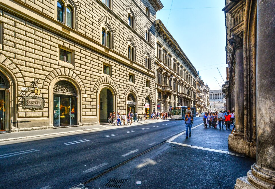 Son italy cityscape