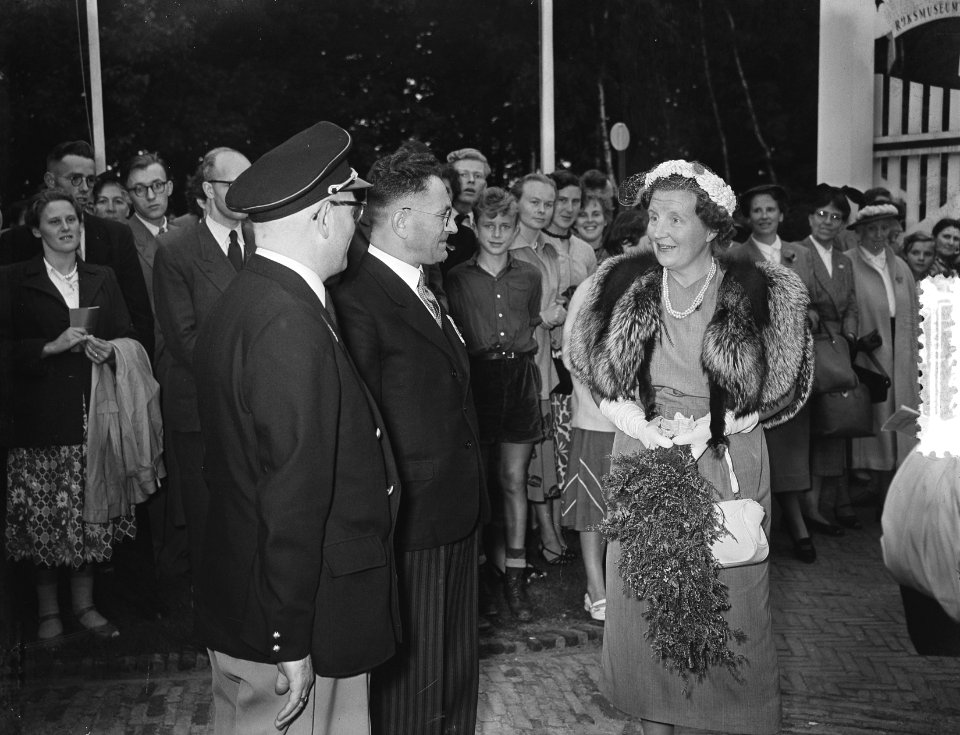 Koningin Juliana bezoekt Arnhem, Bestanddeelnr 905-9312