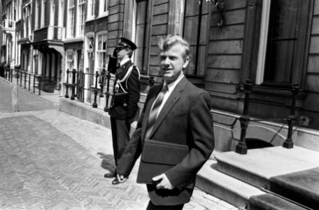 Koningin Beatrix ontving op Paleis Lange Voorhout de voorzitter van de kleine pa, Bestanddeelnr 931-5189