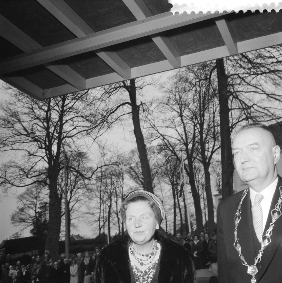 Koningin bezoekt Ede-Wageningen, Bestanddeelnr 911-1098