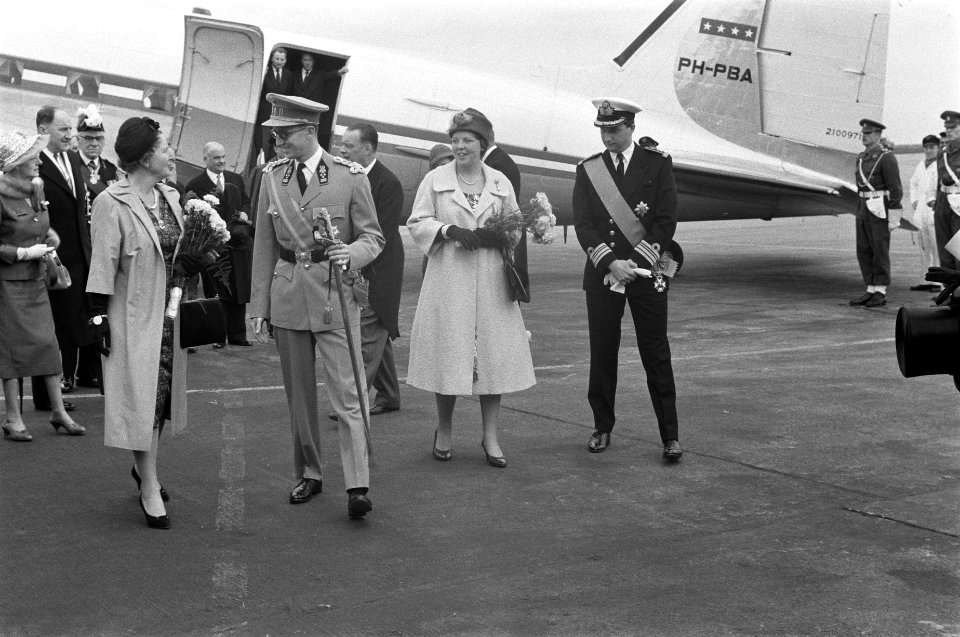Koninklijk bezoek aan Belgie, eerste dag, aankomst op het vliegveld, Bestanddeelnr 911-2921