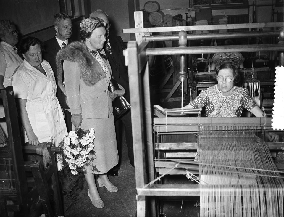 Koningin Juliana bezoekt de Noord Veluwe (Ermelo en Harderwijk), Bestanddeelnr 906-5165