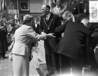Koningin Juliana bezoekt de Noord Veluwe (Ermelo en Harderwijk), Bestanddeelnr 906-5171