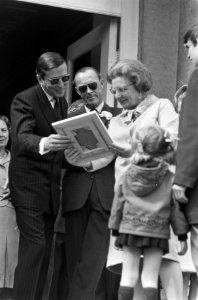 Koningin Juliana 58 jaar, defile op Paleis Soestdijk, prins Bernhard , Claus en , Bestanddeelnr 920-2871