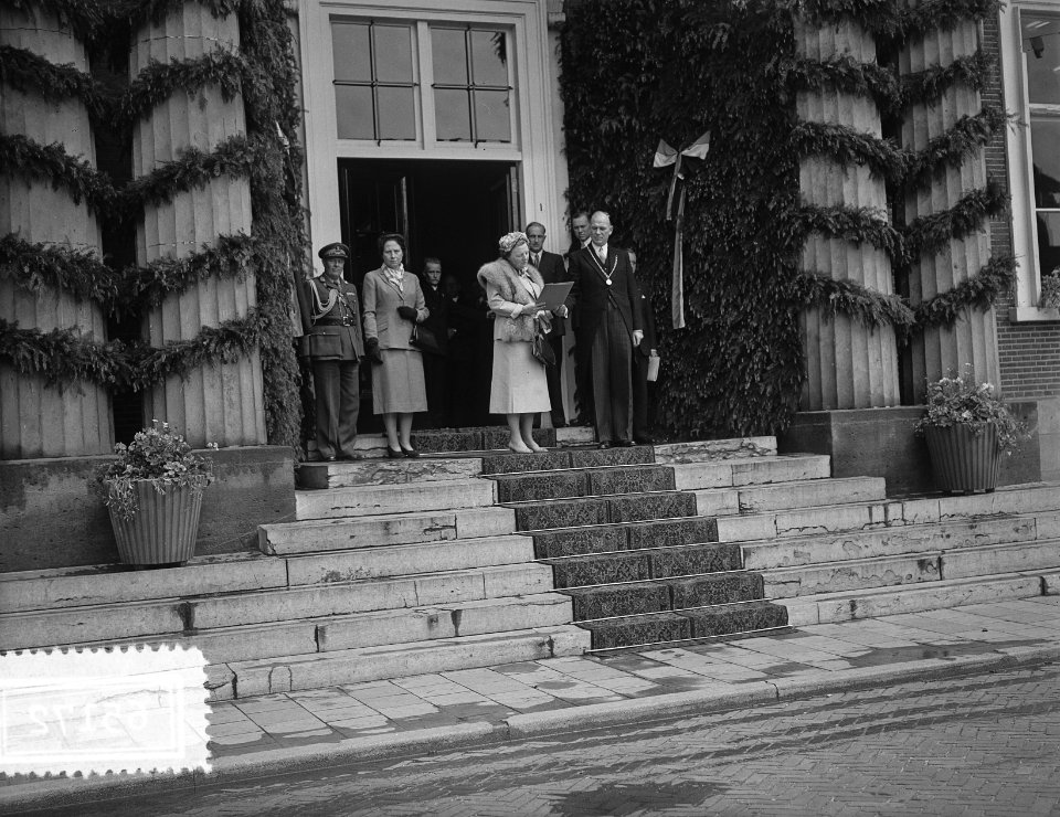 Koningin Juliana bezoekt de Noord Veluwe (Ermelo en Harderwijk), Bestanddeelnr 906-5172