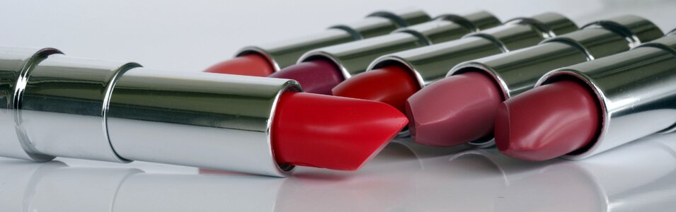 Make up kiss mouth red