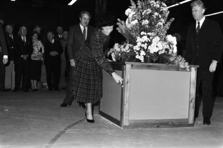 Kon. Beatrix opent de tentoonstelling, Bestanddeelnr 933-5329