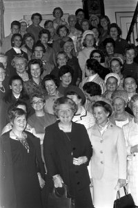 Koningin Juliana (voorste rij midden) met delegatie leden, Bestanddeelnr 923-4782