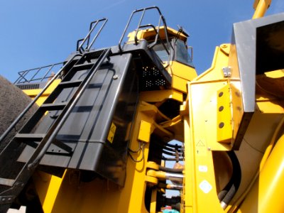 Komatsu WA800 p2