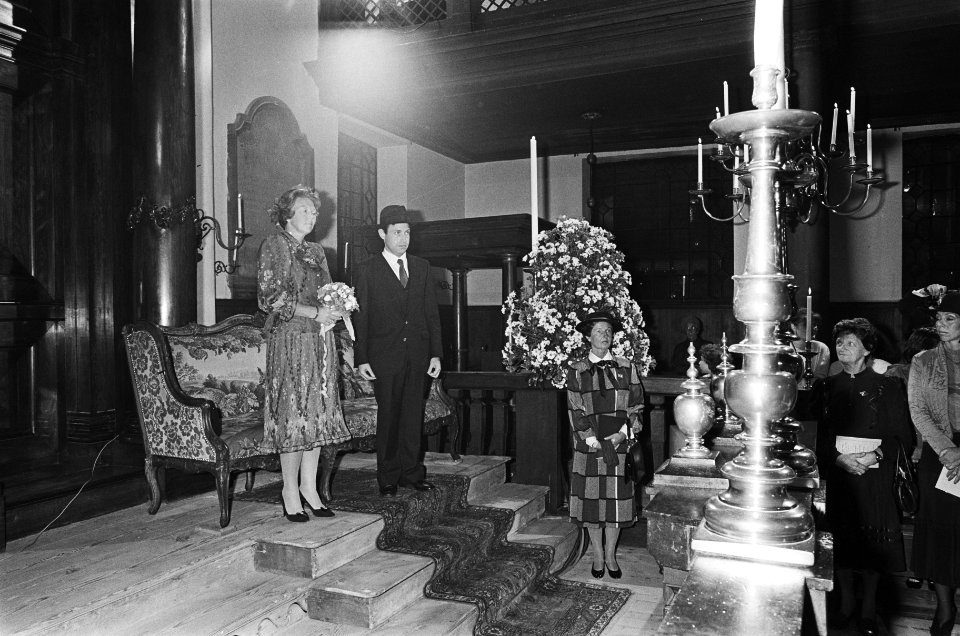 Koningin Beatrix woont bijzondere dienst bij in synagoge t.g.v. 350-jarig bestaa, Bestanddeelnr 933-4099