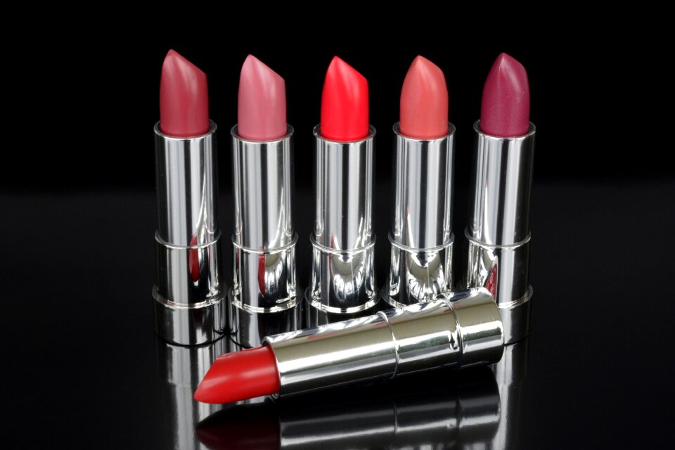 Make up kiss mouth red