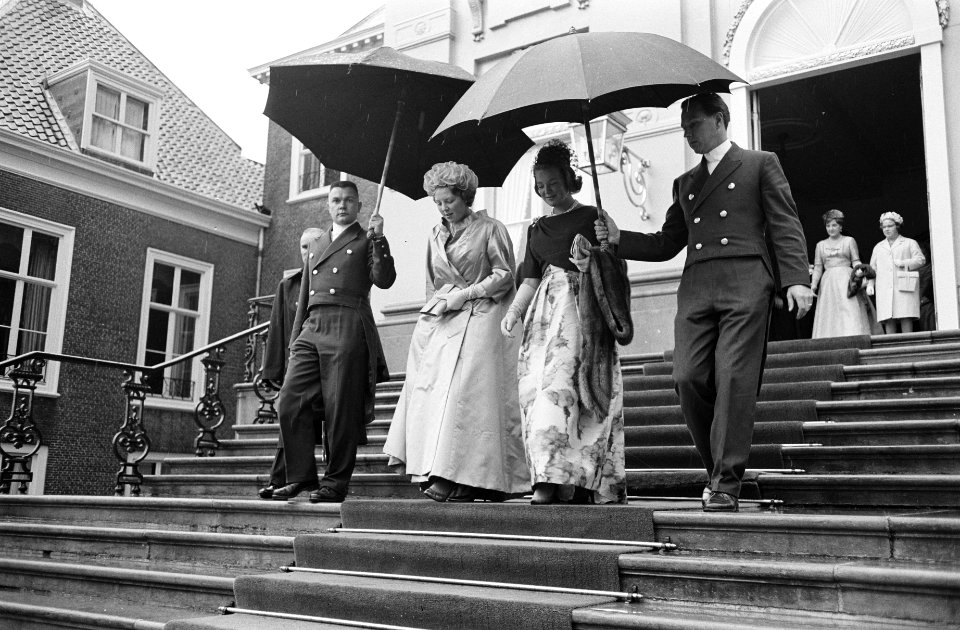 Koningin Juliana , prinses Beatrix en Irene, Bestanddeelnr 914-3228