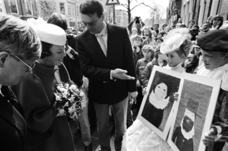 Koningin Beatrix opent het gerestaureerde provinciehuis te Leeuwarden, Bestanddeelnr 933-3214