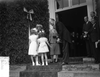 Koningin Juliana bezoekt de Noord Veluwe (Ermelo en Harderwijk), Bestanddeelnr 906-5166