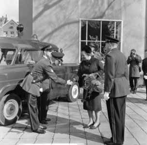 Koningin Juliana bezoekt de Rotterdamse politie, Bestanddeelnr 913-7635