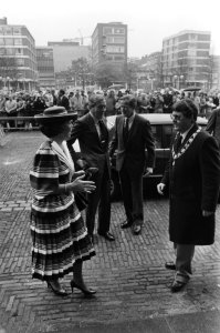 Kon. Beatrix en Prins Claus wonen Nationale viering Bevrijding 1985 in Rotterd, Bestanddeelnr 933-3160