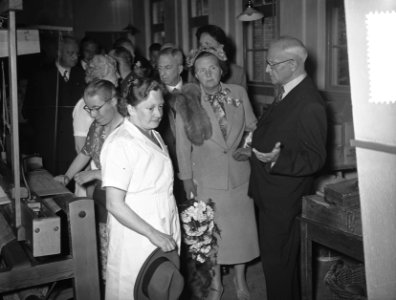 Koningin Juliana bezoekt de Noord Veluwe (Ermelo en Harderwijk), Bestanddeelnr 906-5169