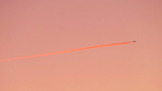 Kondensstreifen.Abendrot.P1092857