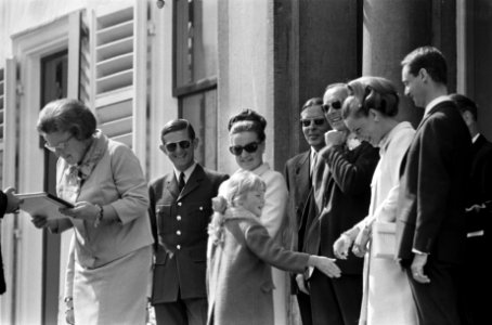 Koningin Juliana 58 jaar, defile op Paleis Soestdijk, Bestanddeelnr 920-2885