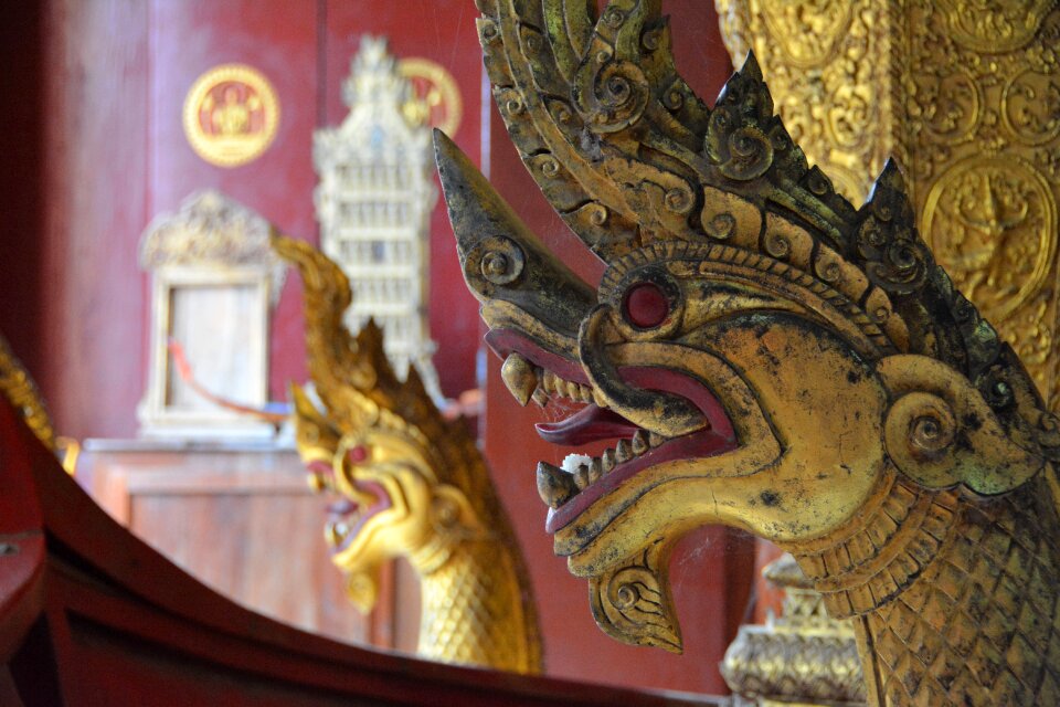 Luang prabang temple dragon
