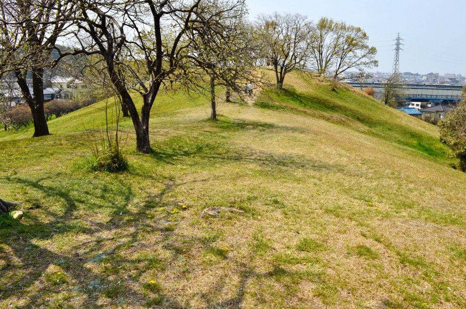 Komuroyama Kofun, kouenbu-2