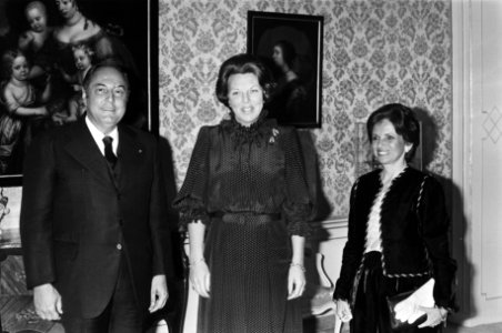 Koningin Beatrix ontvangt de vice-president van Brazilië Antonio Aureliano Chave, Bestanddeelnr 932-3509