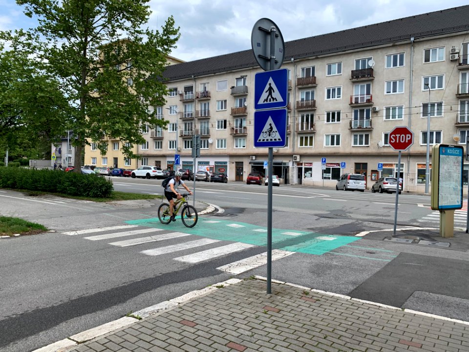 Komenského Bikeway Crossing Vysokoškolská