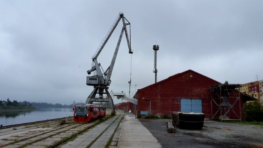Komarno port train2