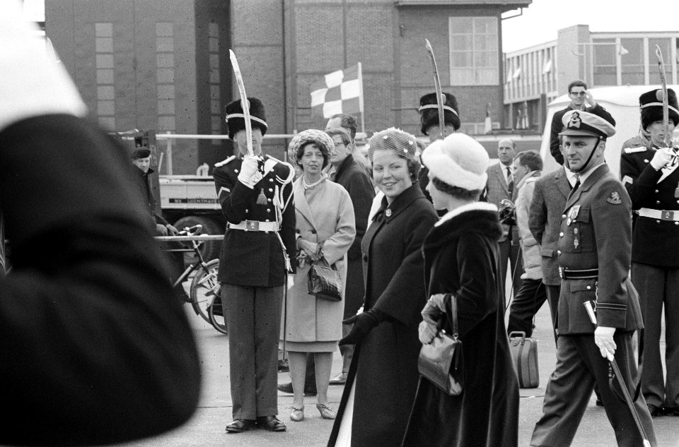 Koningin Elisabeth van Engeland, Bestanddeelnr 913-8380