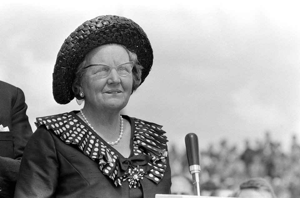 Koningin Juliana haalt de handel over, Bestanddeelnr 919-2744