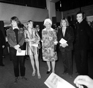 Koningin Juliana in Cultureel Centrum te Tilburg, Bestanddeelnr 926-4104