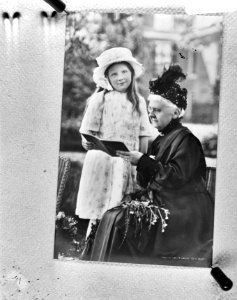 Koningin Emma met Prinses Juliana, Bestanddeelnr 927-6975