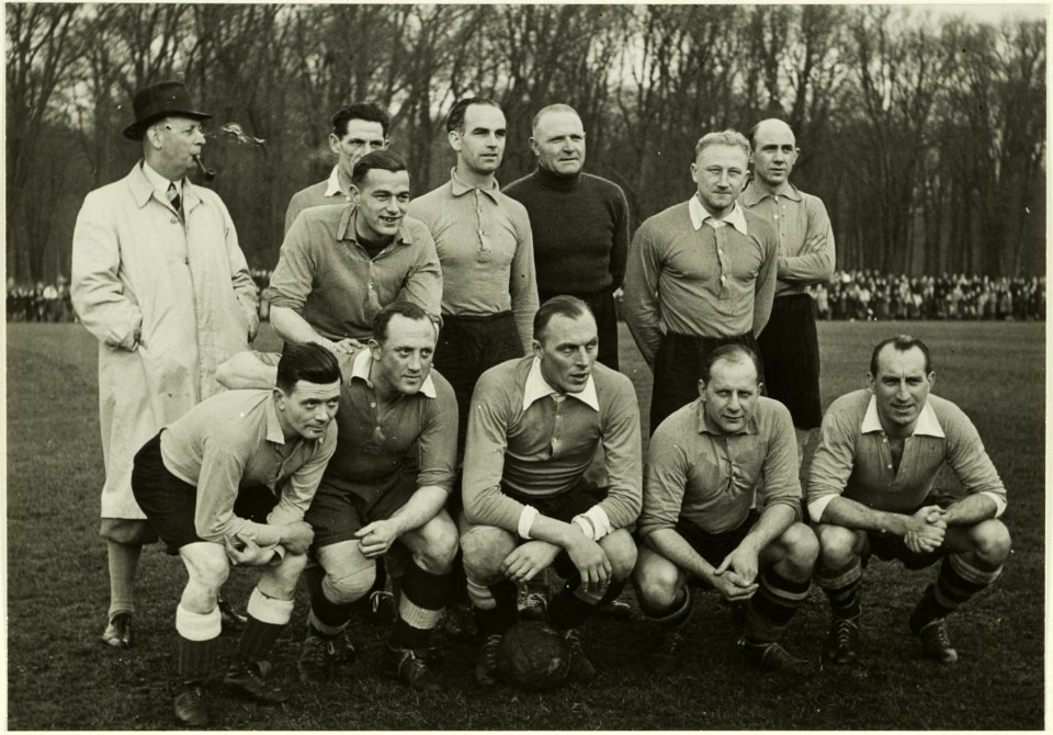 Kon. H.F.C. - Oud Internationals, NL-HlmNHA 5400465697