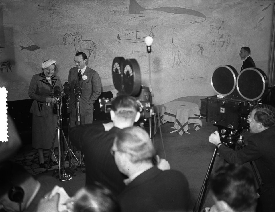 Koningin Juiana en prins Bernhard voor staatsbezoek naar Amerika. Televisie- en , Bestanddeelnr 905-0310