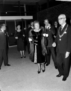 Koningin Juliana en prins Bernhard opening bijgewoond van de tentoonstelling Ku, Bestanddeelnr 915-6908